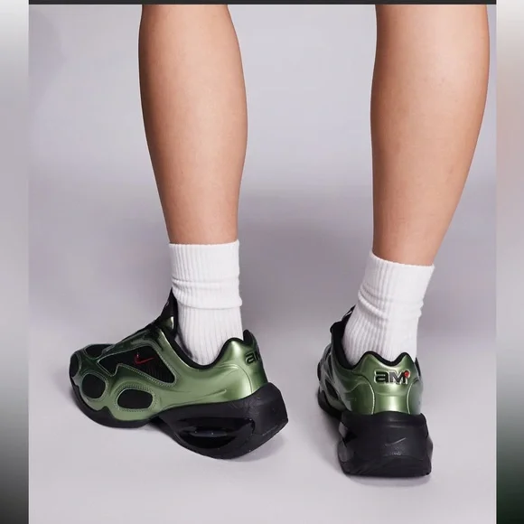 Women’s Nike Air Max Muse Metallic Oil Green - Picture 2 of 8